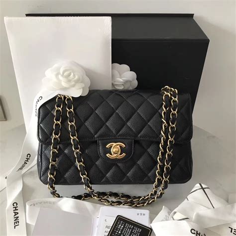 authenticate chanel handbags.